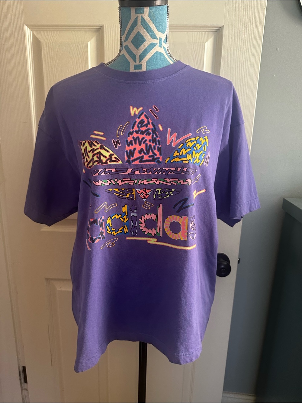 Adidas Originals Purple Multicolor Trefoil Graphic T-Shirt Women’s Medium